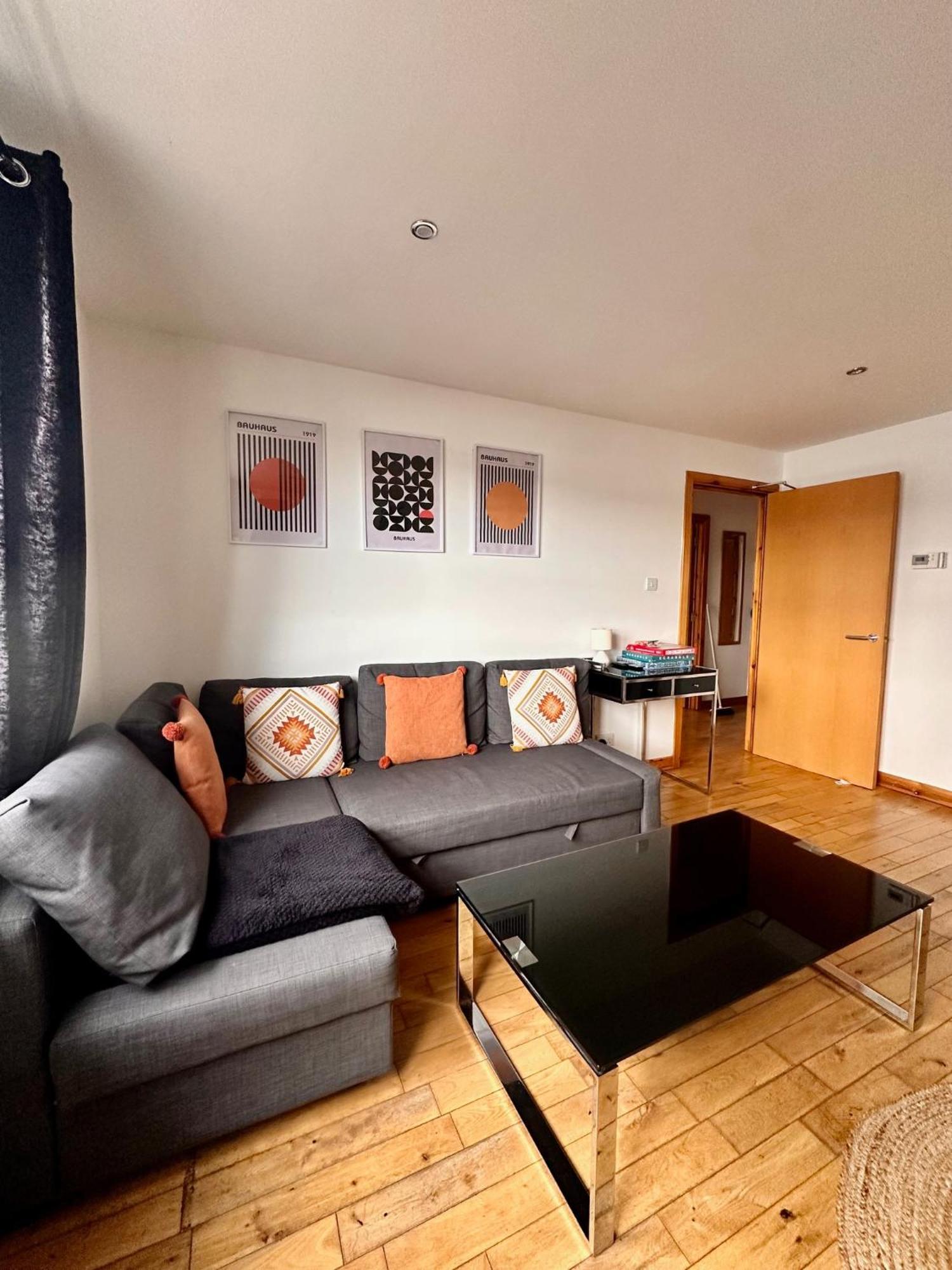 City Centre Apartment Next To Bus And Train Station Inverness Exteriör bild