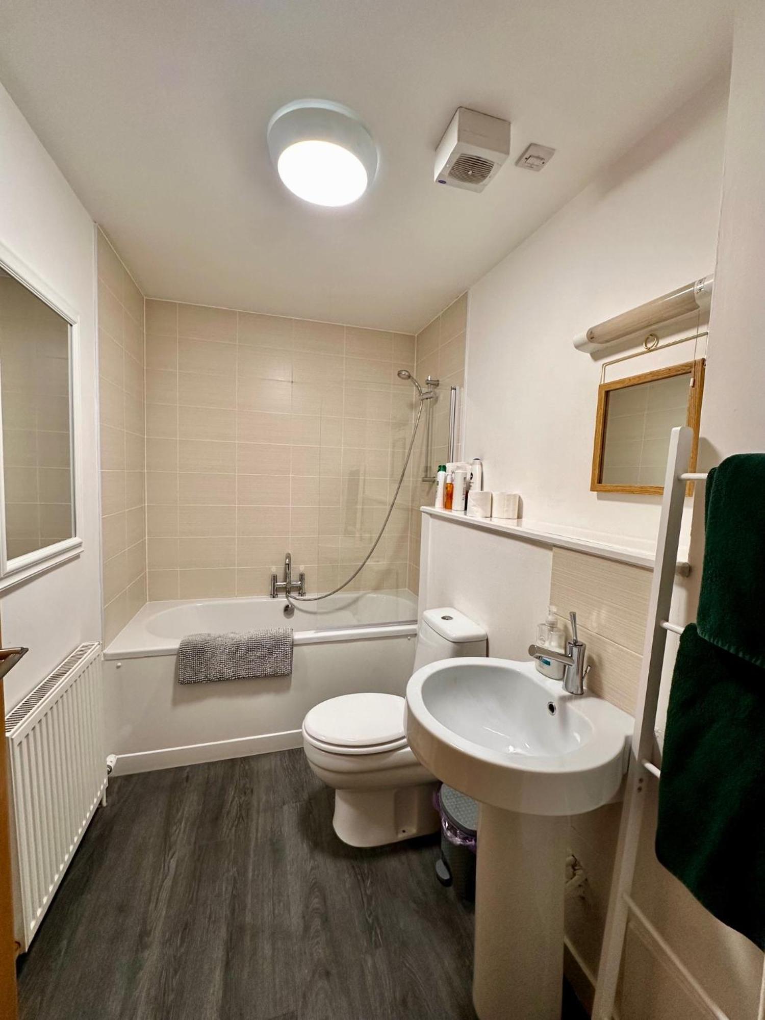 City Centre Apartment Next To Bus And Train Station Inverness Exteriör bild
